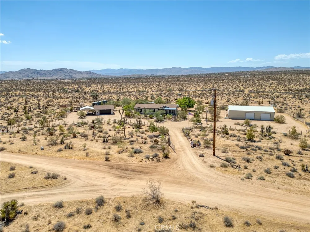 59025 La Brisa Yucca Valley, CA 92284