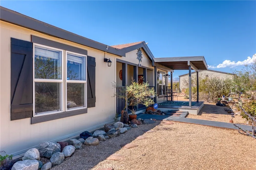 59025 La Brisa Yucca Valley, CA 92284