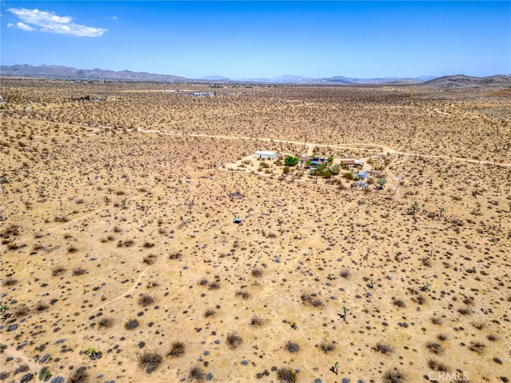 59025 La Brisa Yucca Valley, CA 92284