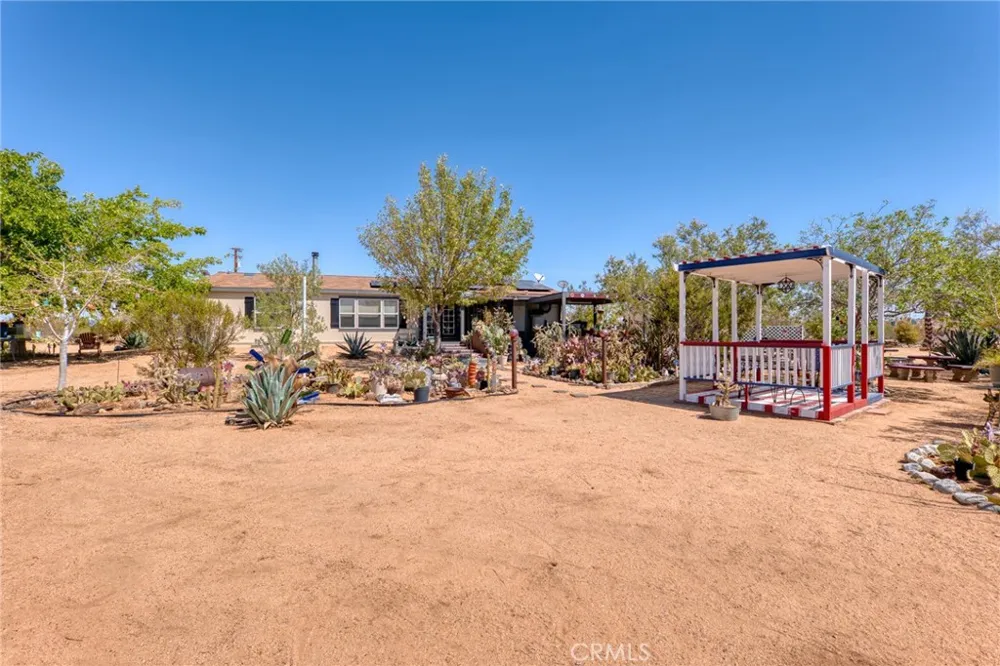 59025 La Brisa Yucca Valley, CA 92284