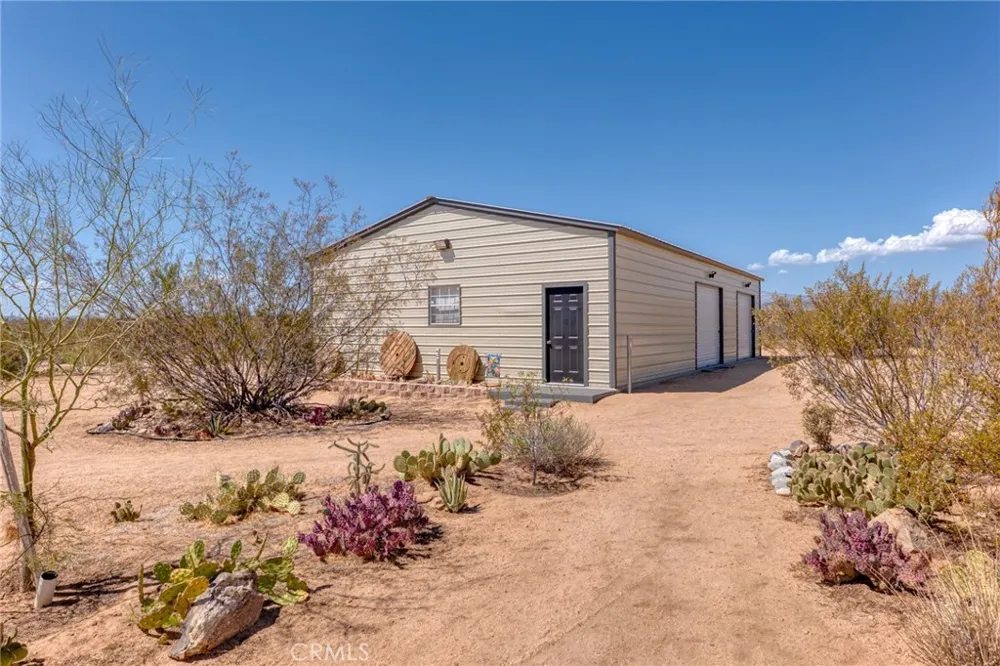 59025 La Brisa Yucca Valley, CA 92284