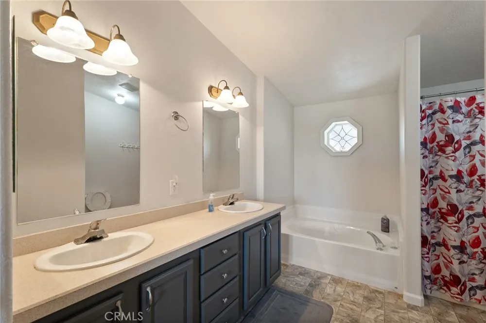 59025 La Brisa Yucca Valley, CA 92284