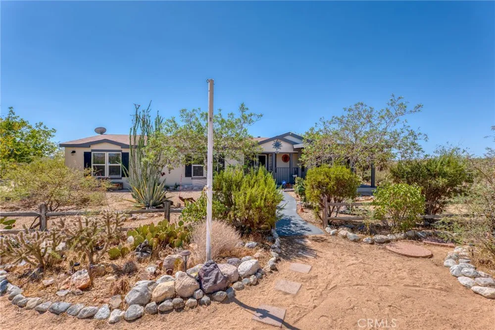 59025 La Brisa Yucca Valley, CA 92284