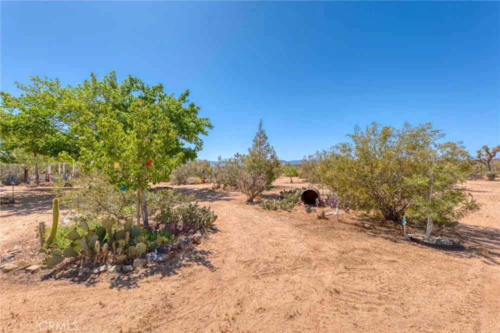 59025 La Brisa Yucca Valley, CA 92284