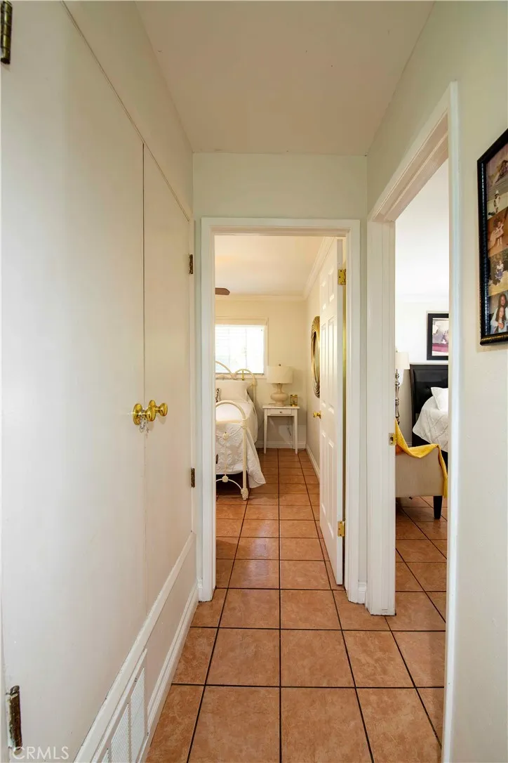 13055 Shenley Sylmar, CA 91342