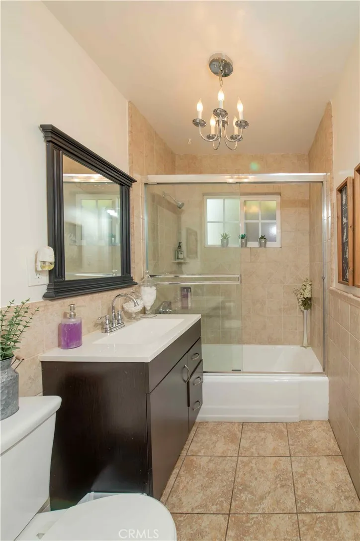 13055 Shenley Sylmar, CA 91342