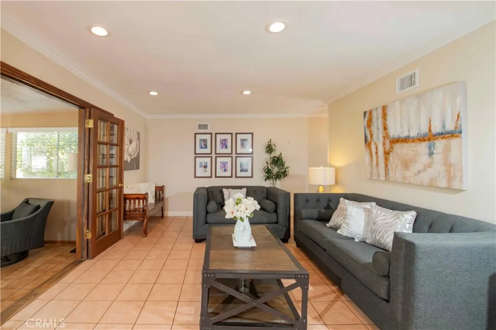 13055 Shenley Sylmar, CA 91342