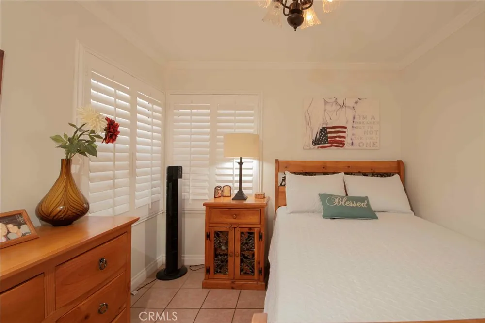 13055 Shenley Sylmar, CA 91342