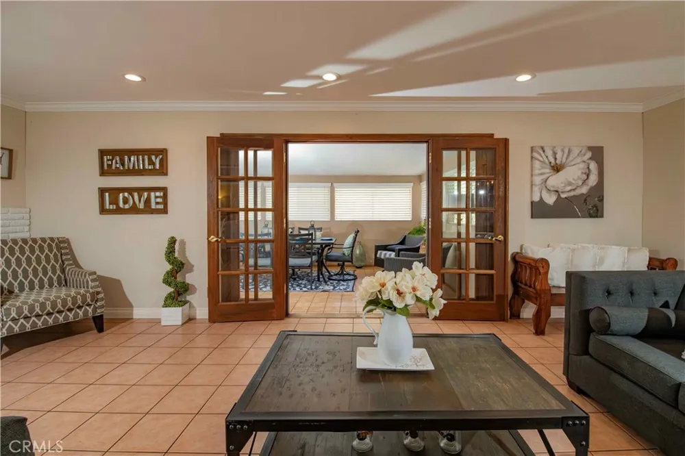 13055 Shenley Sylmar, CA 91342