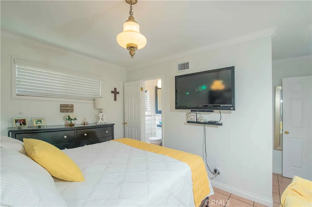 13055 Shenley Sylmar, CA 91342
