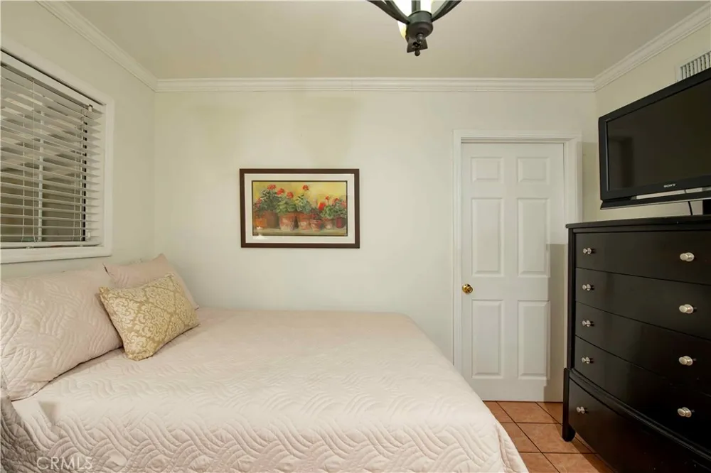 13055 Shenley Sylmar, CA 91342
