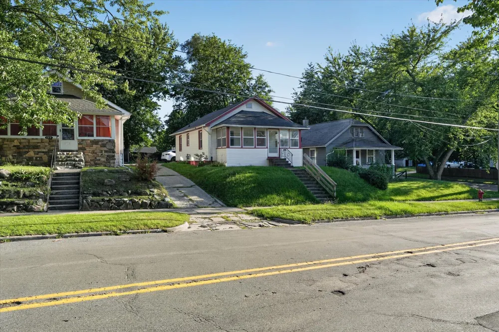 303 E Prospect Street Jackson, MI 49203