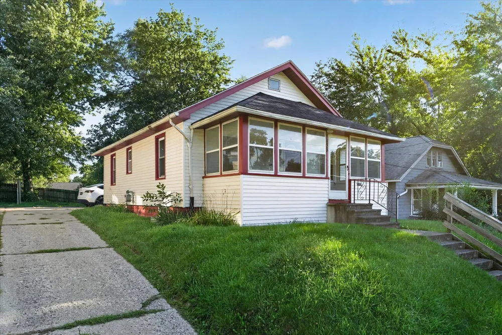 303 E Prospect Street Jackson, MI 49203