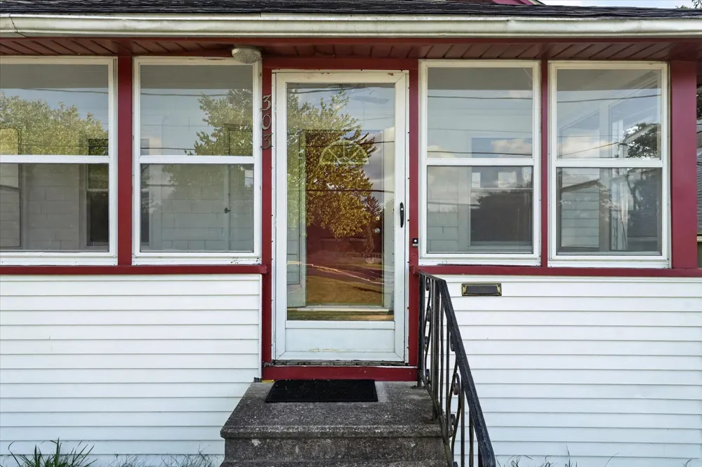 303 E Prospect Street Jackson, MI 49203