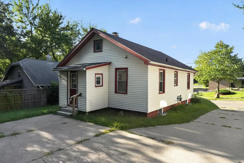 303 E Prospect Street Jackson, MI 49203