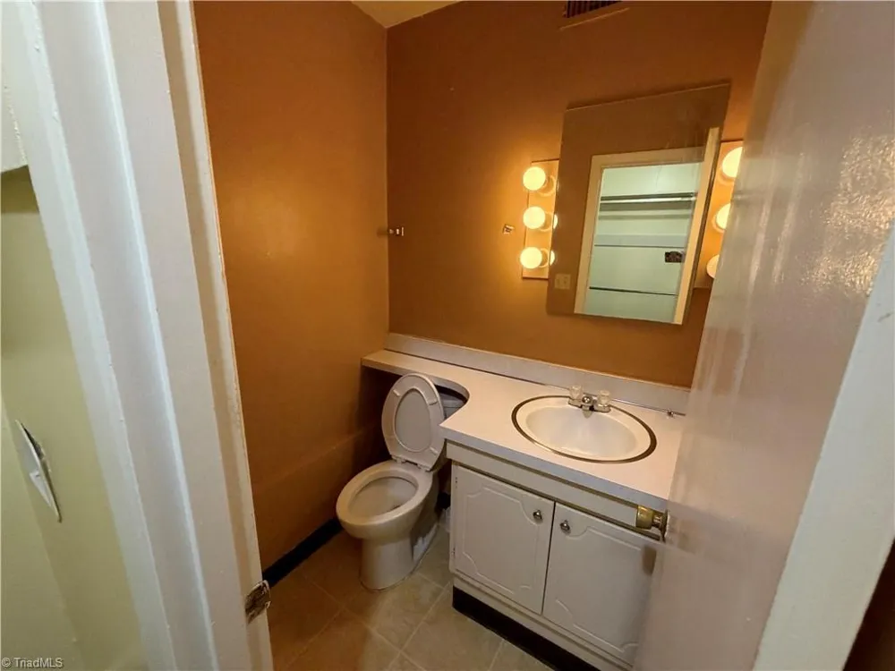 2958 Ramsgate Court Winston-Salem, NC 27106