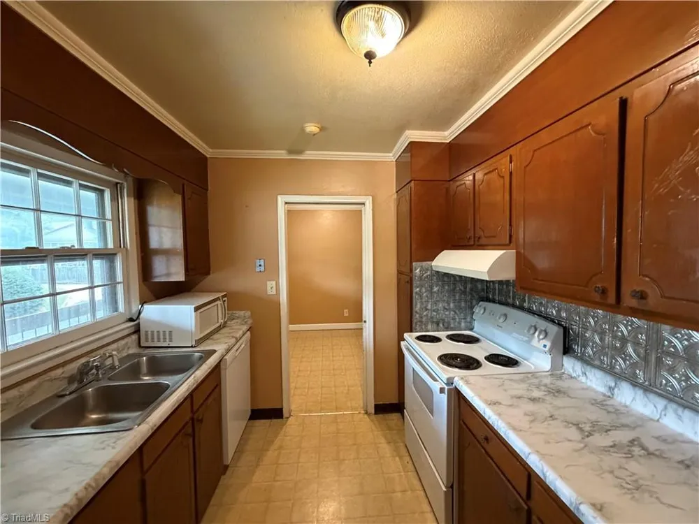 2958 Ramsgate Court Winston-Salem, NC 27106