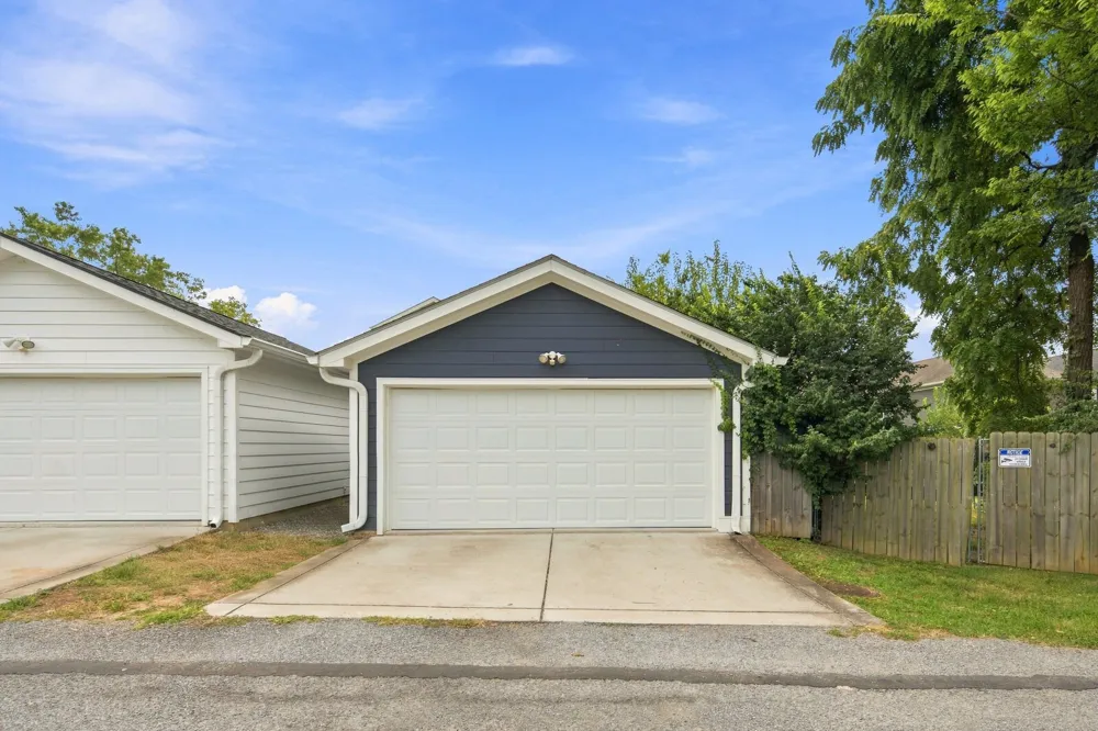 838A Lischey Ave Nashville, TN 37207