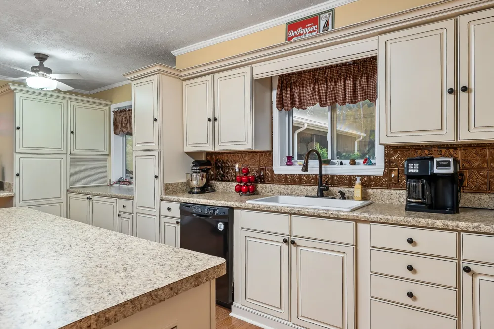 1485 Hillsdale Dr Cookeville, TN 38506