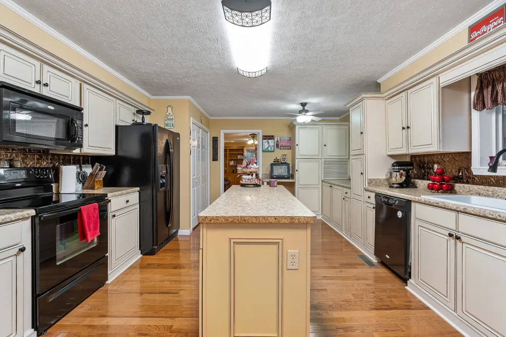 1485 Hillsdale Dr Cookeville, TN 38506