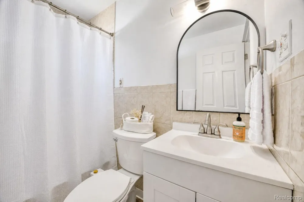 1117 Lexington Parkway Ypsilanti Charter Township, MI 48198
