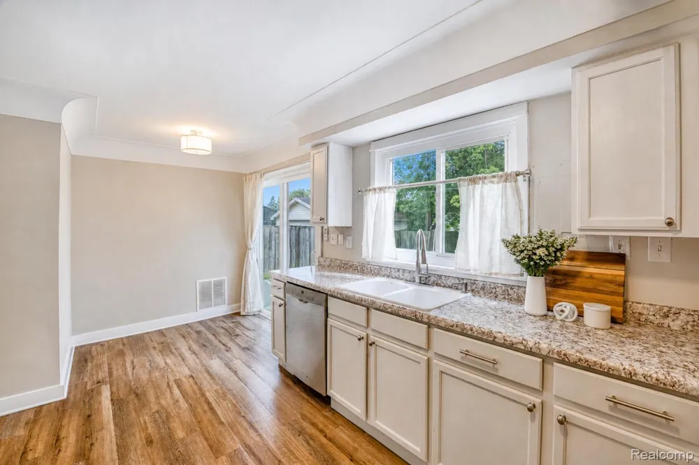 1117 Lexington Parkway Ypsilanti Charter Township, MI 48198