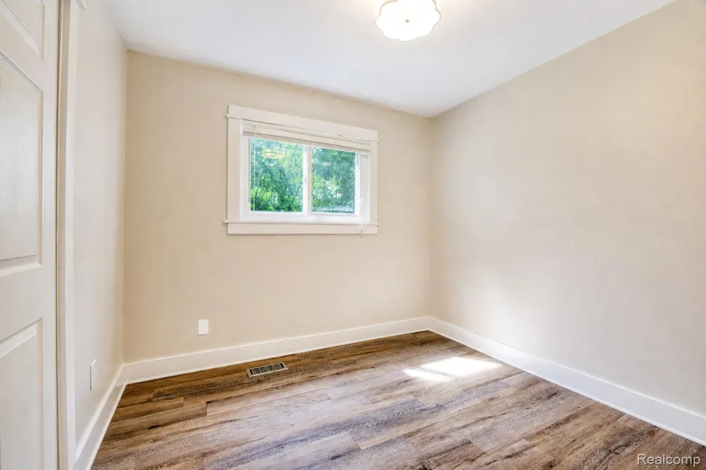 1117 Lexington Parkway Ypsilanti Charter Township, MI 48198