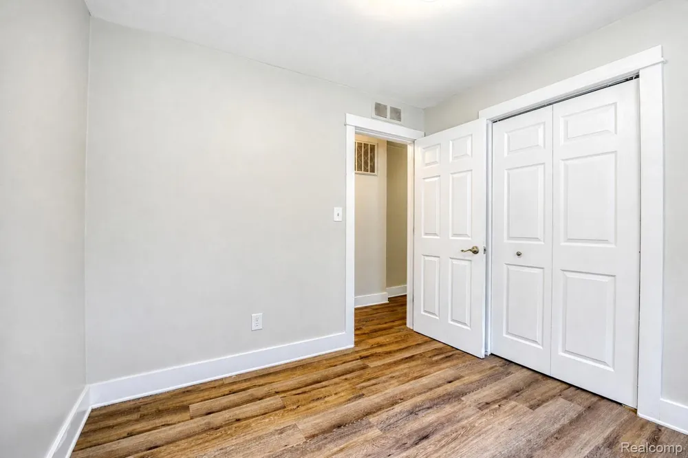 1117 Lexington Parkway Ypsilanti Charter Township, MI 48198