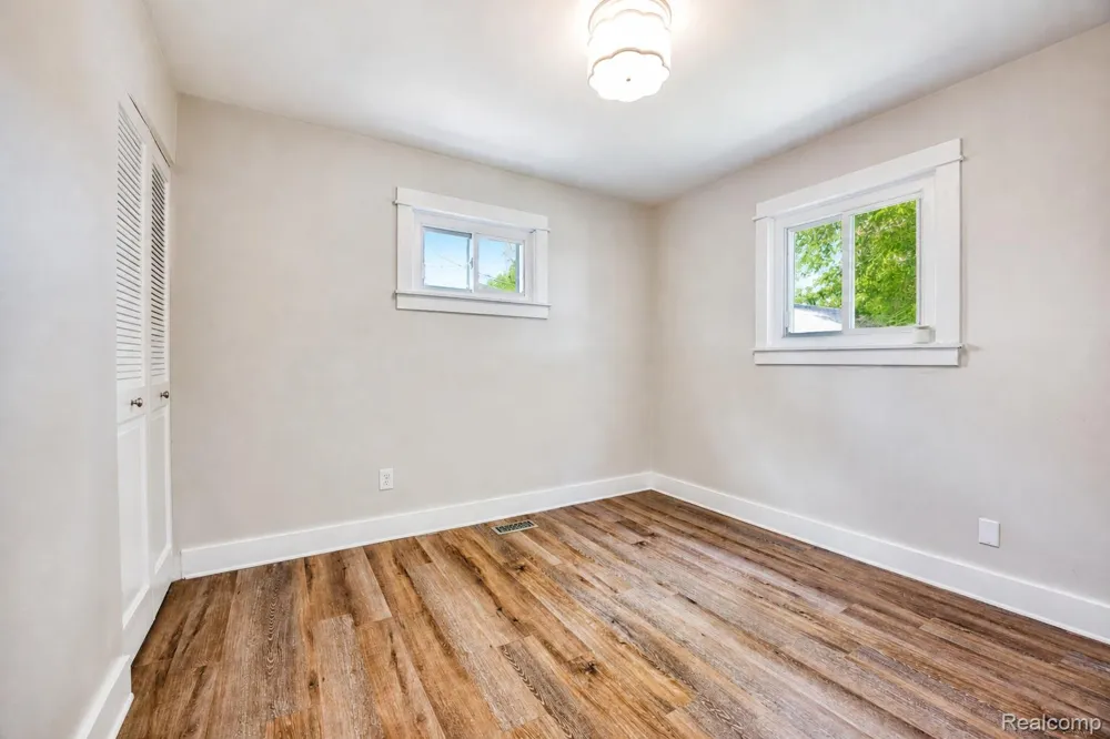 1117 Lexington Parkway Ypsilanti Charter Township, MI 48198