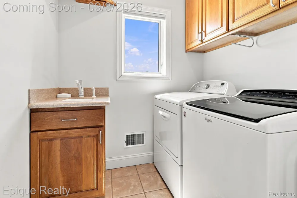 9217 Mirage Lake Drive York Charter Township, MI 48160