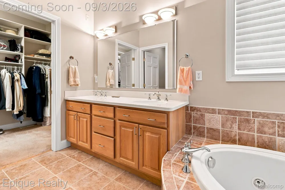 9217 Mirage Lake Drive York Charter Township, MI 48160