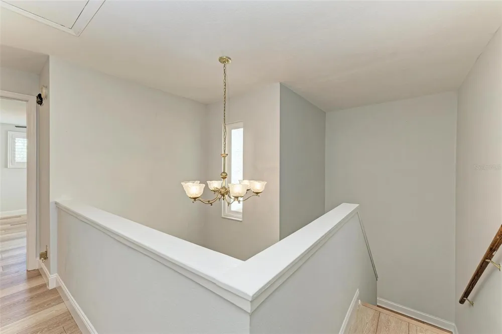 2927 W GANDY BOULEVARD Tampa, FL 33611