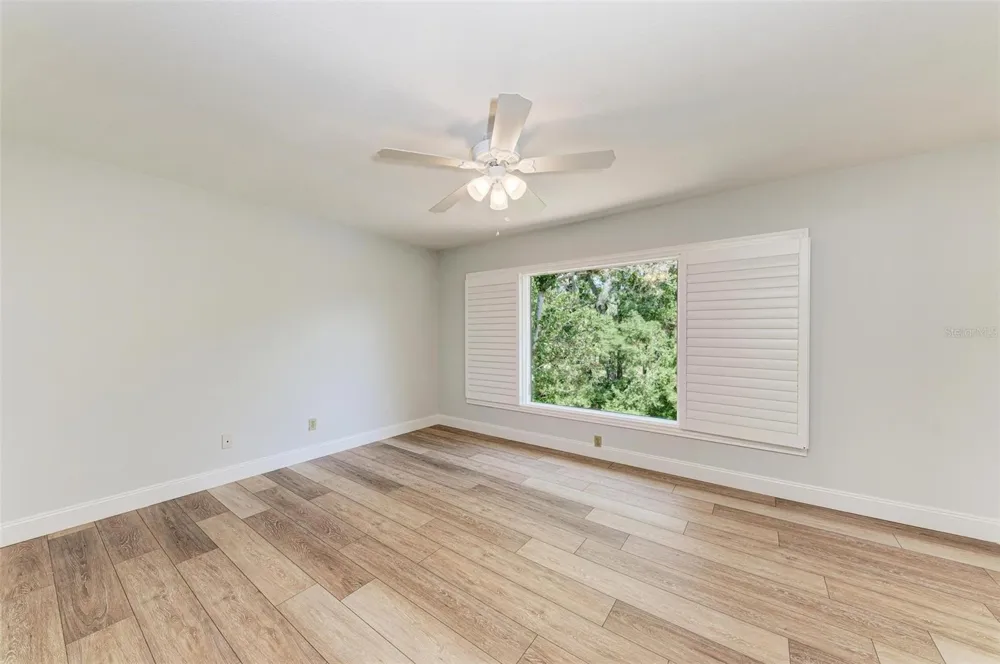 2927 W GANDY BOULEVARD Tampa, FL 33611