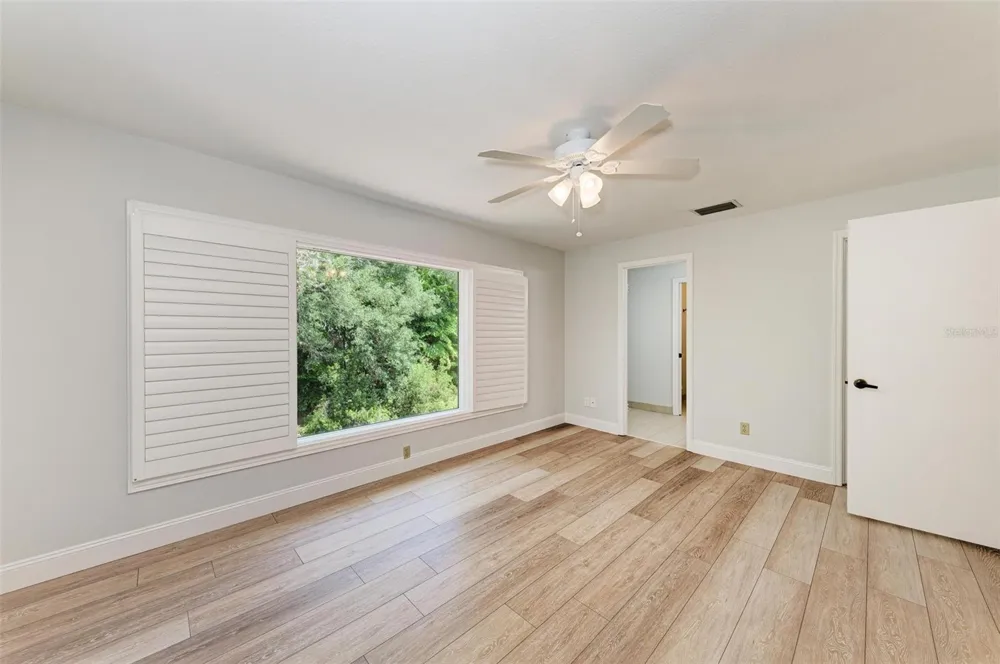 2927 W GANDY BOULEVARD Tampa, FL 33611