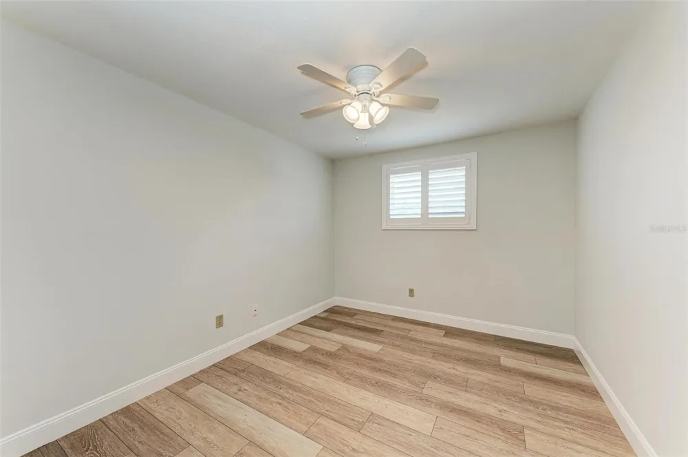 2927 W GANDY BOULEVARD Tampa, FL 33611