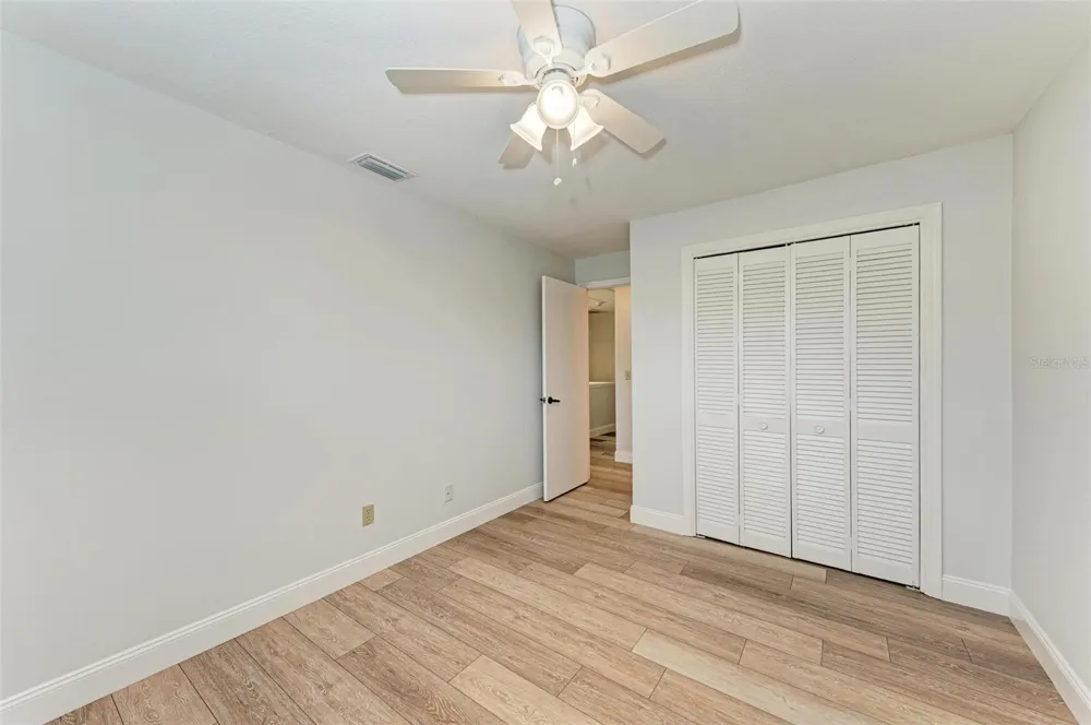 2927 W GANDY BOULEVARD Tampa, FL 33611