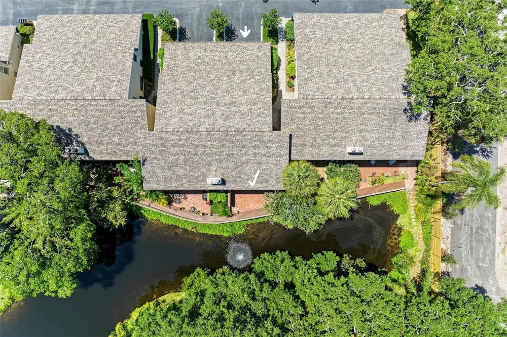 2927 W GANDY BOULEVARD Tampa, FL 33611