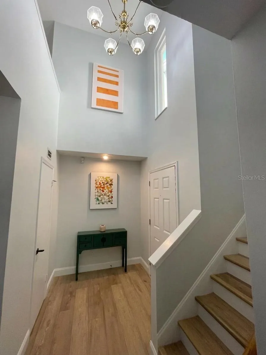 2927 W GANDY BOULEVARD Tampa, FL 33611