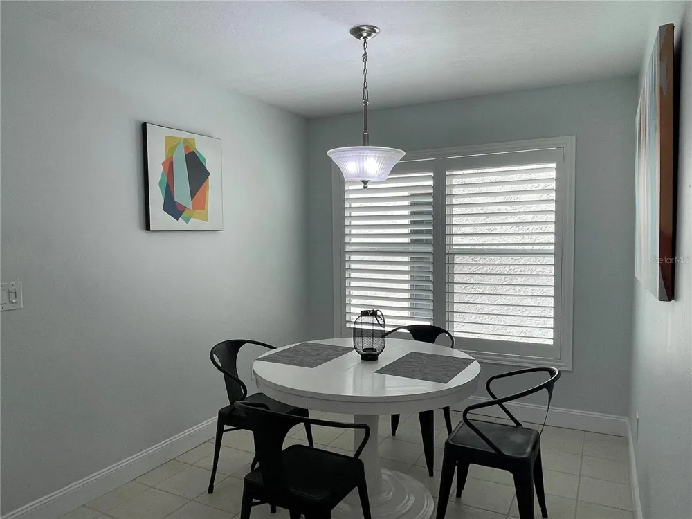 2927 W GANDY BOULEVARD Tampa, FL 33611