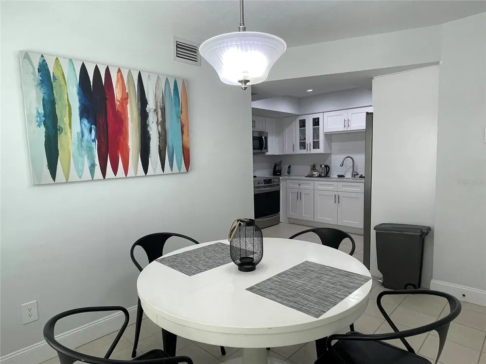 2927 W GANDY BOULEVARD Tampa, FL 33611