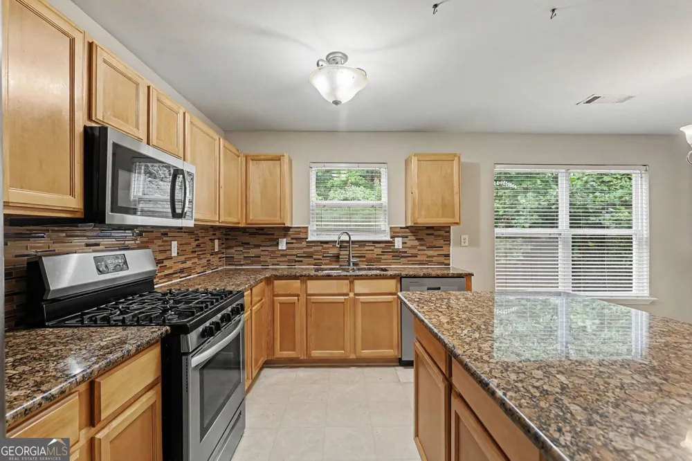 579 Ironstone DR Fairburn, GA 30213