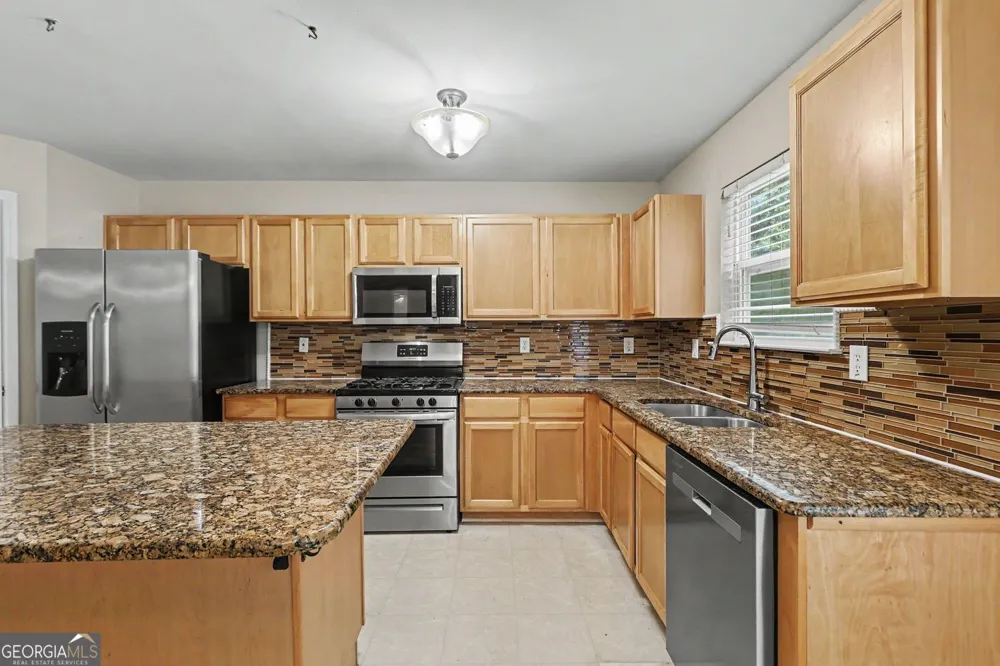 579 Ironstone DR Fairburn, GA 30213