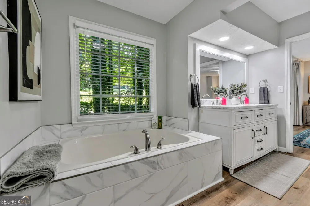 2192 Chartwell DR Marietta, GA 30066