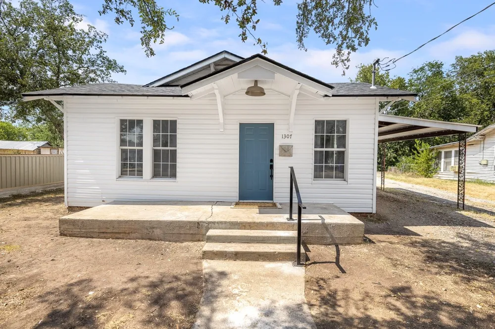 1307 Ave I Brownwood, TX 76801