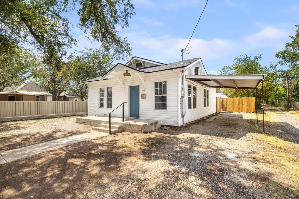 1307 Ave I Brownwood, TX 76801