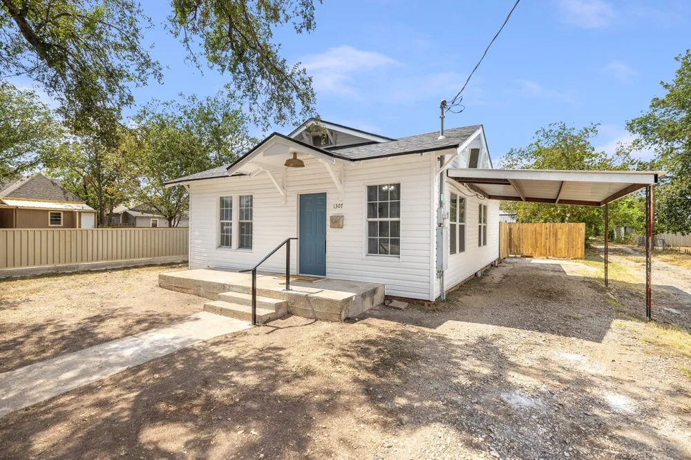 1307 Ave I Brownwood, TX 76801