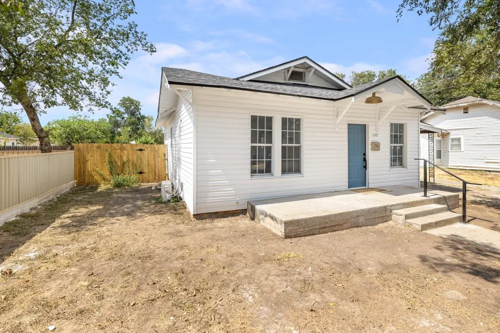 1307 Ave I Brownwood, TX 76801