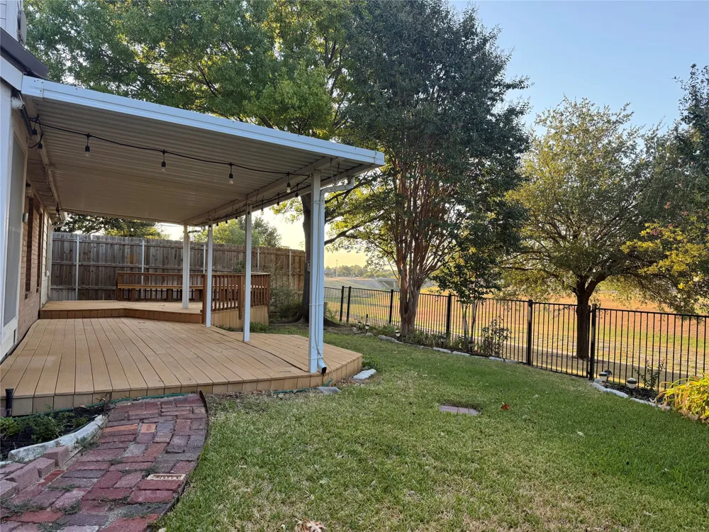 5016 San Jacinto Drive Haltom City, TX 76137
