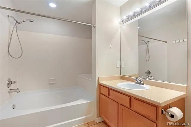 804 Summer Hawk Drive #4203 Longmont, CO 80504