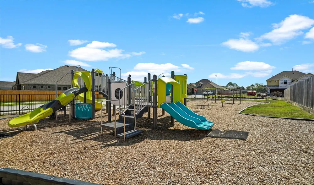 12114 St Augustine Drive Mont Belvieu, TX 77535